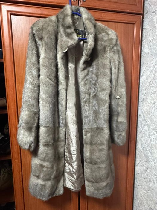 Продам шубу норковую