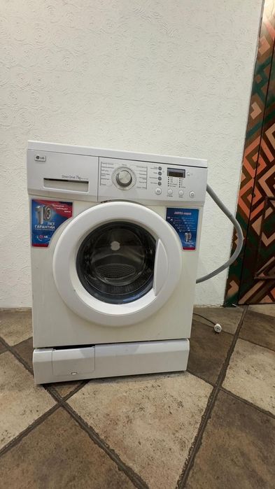 Cтиральную машину модель  LG.