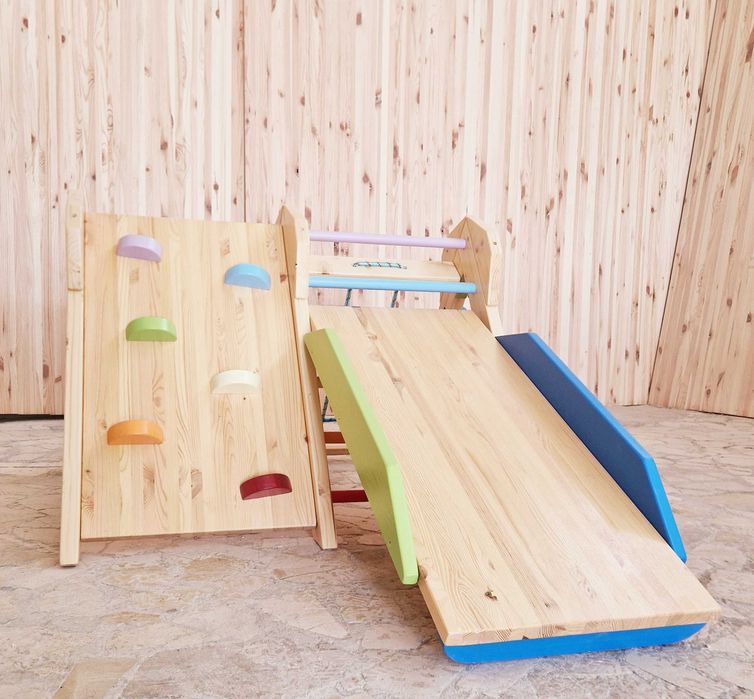 Loc de joaca - Mini Catarator cu 4 trasee si tobogan