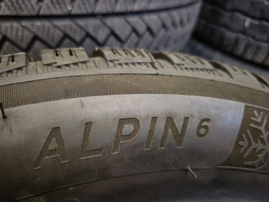 2 anvelope iarna Michelin Alpin 6 215 55 17 aproape noi