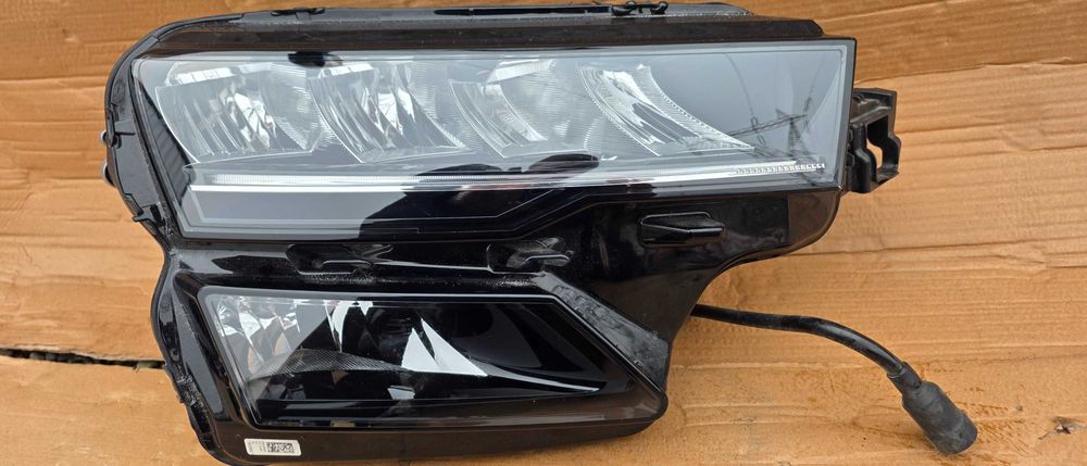 Far dreapta LED Skoda Karoq Facelift 2022 / 2023 2024