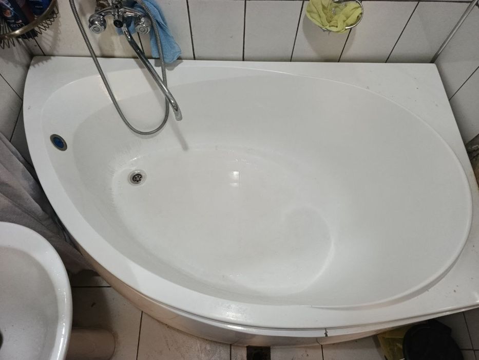 Продаётся ванна срочно