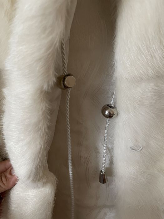 Белая норка шикарная