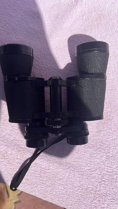 Binoclu 8x40 detaliile se vad in poze