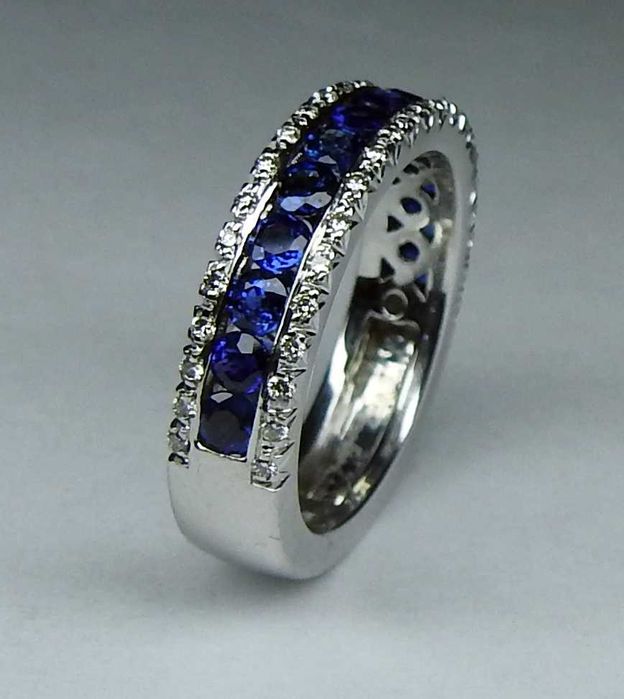 Пръстен бяло злато с диаманти и сапфири