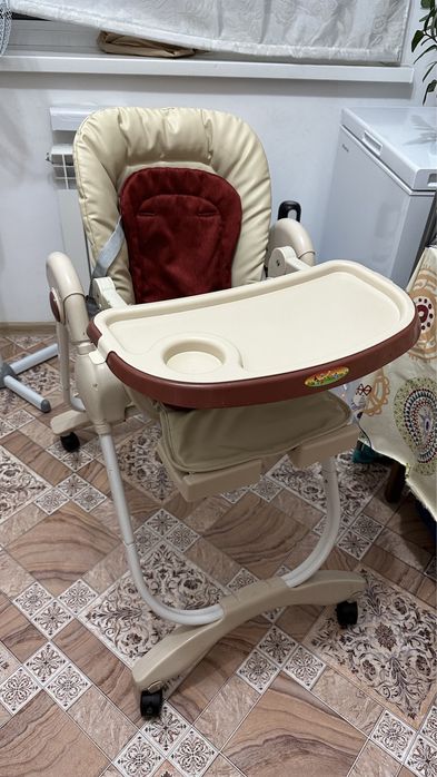 Детский стульчик для кормления