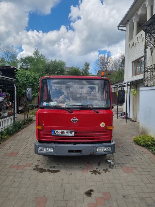 Nissan eco t100 .