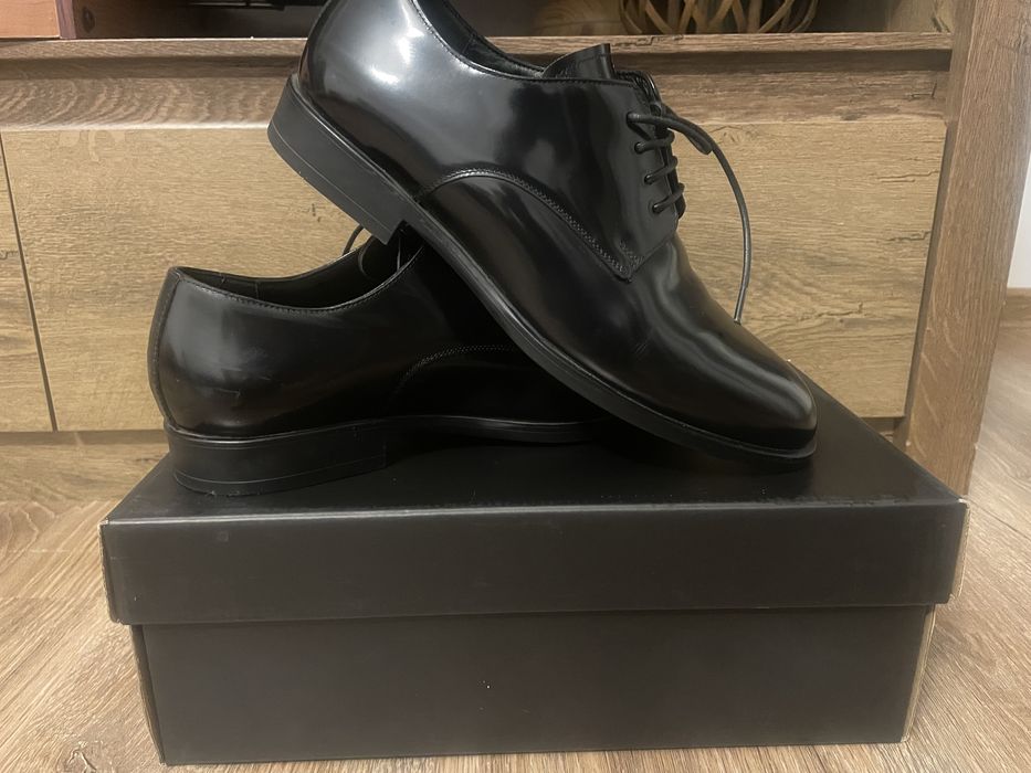 Pantofi eleganti barbati semiluciosi din piele