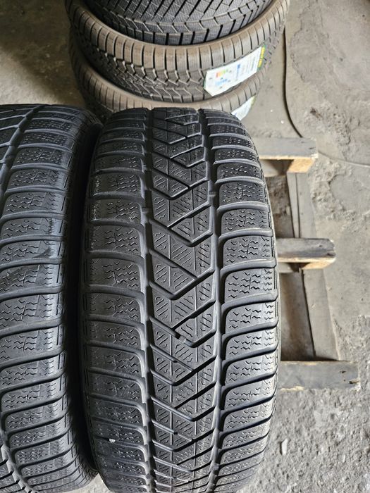 2 anvelope iarna 235 55 17 Pirelli