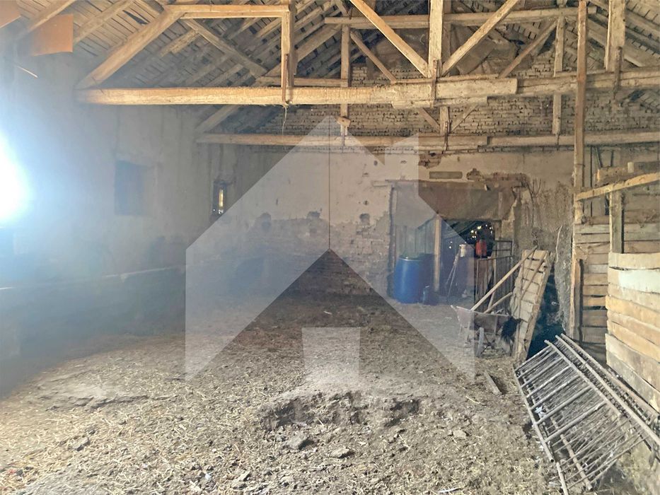 Продава БИЗНЕС имот ФЕРМА-стопанство в с. Зайчино ореше (Нови пазар).