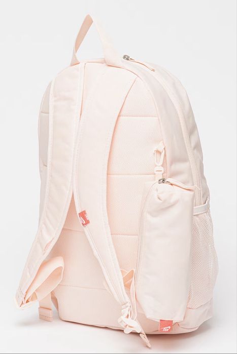 Раница Nike.