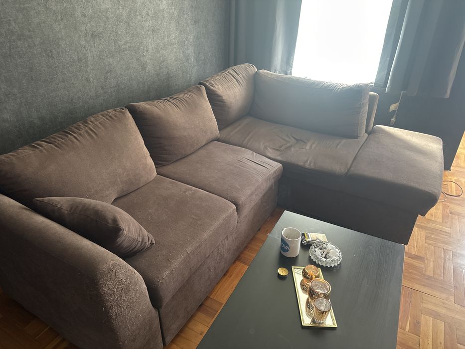 Продавам ъглов диван десен