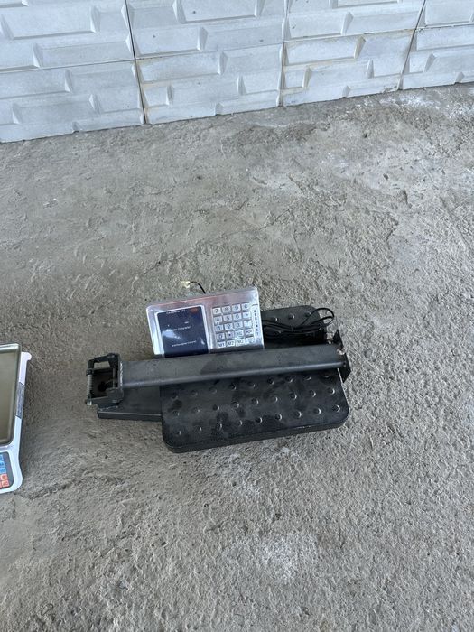 Весы продается 3 шт