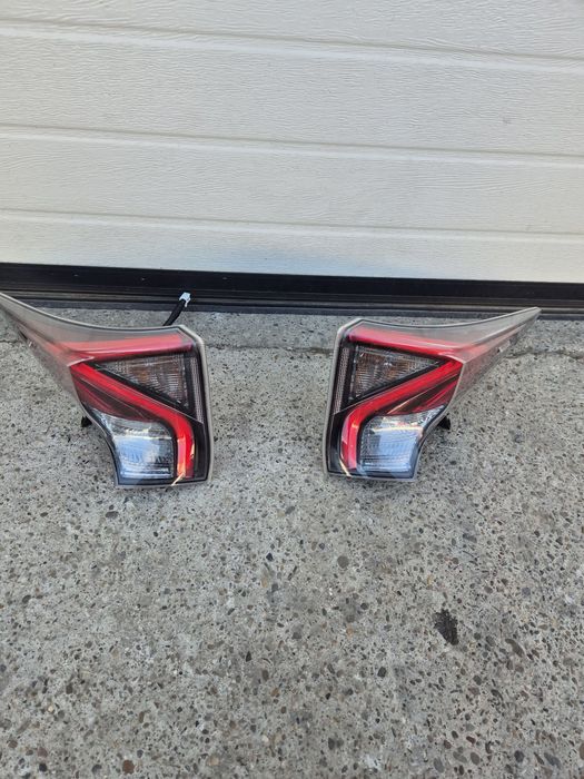 Triple/Stopuri Spate Aripa Toyota Prius XW50. 2015-2020. Volan stinga.