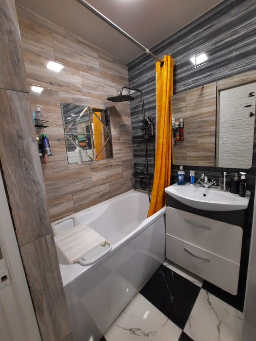 3к квартира, Бажова 57