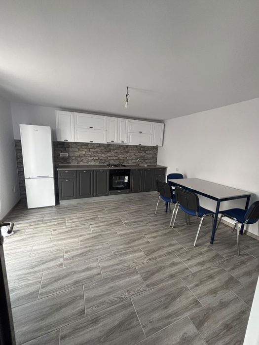 Inchiriez apartament