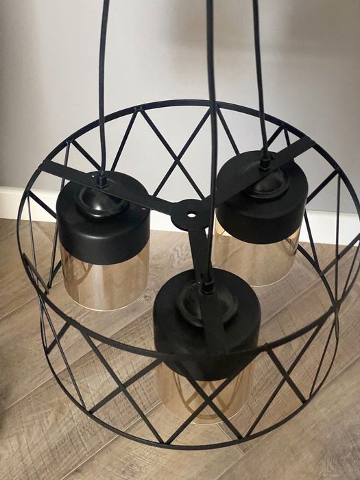 Люстра. Новая. Современная