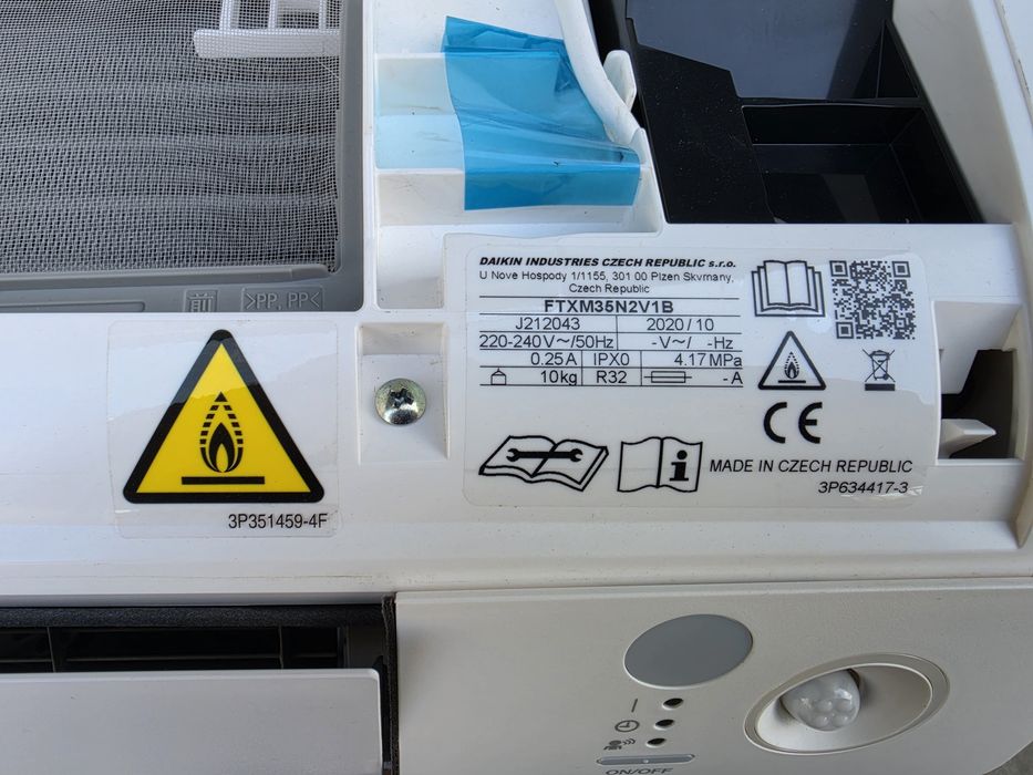 Daikin perfera FTXM35  RXM35 нов без кашони с тронспорни дефекти
