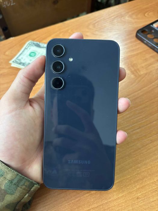 Продам Samsung A35 5g