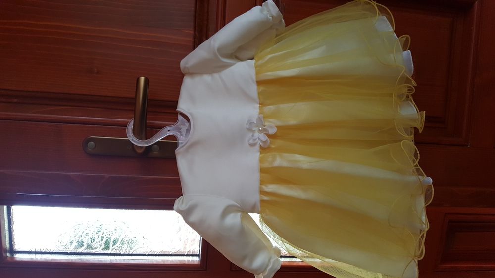 Rochița botez nouă, ivory cu galben, cu pantalonasi