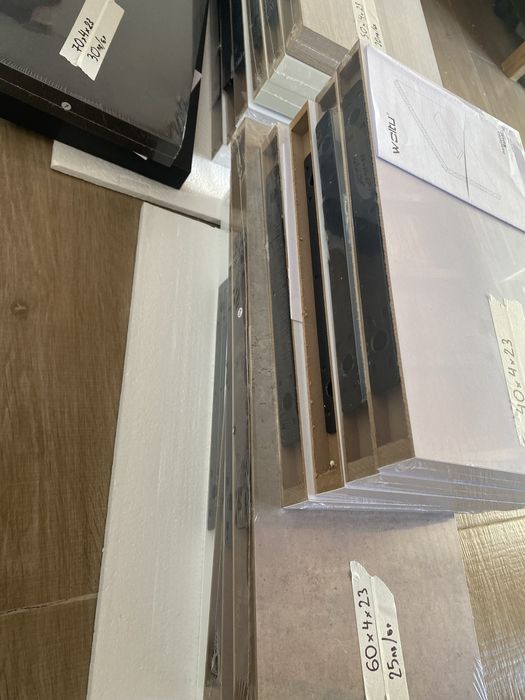 Стенни рафтове в различни цветове и размери от 40 до 70см