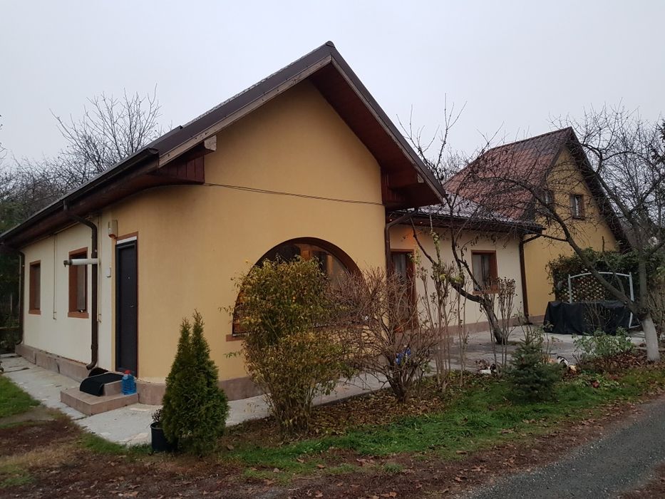 Casa și teren de închiriat