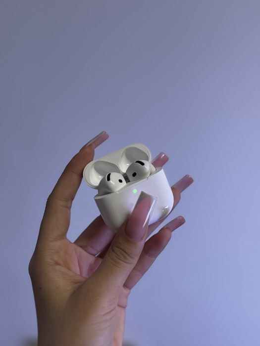 AirPods 4 с коробкой