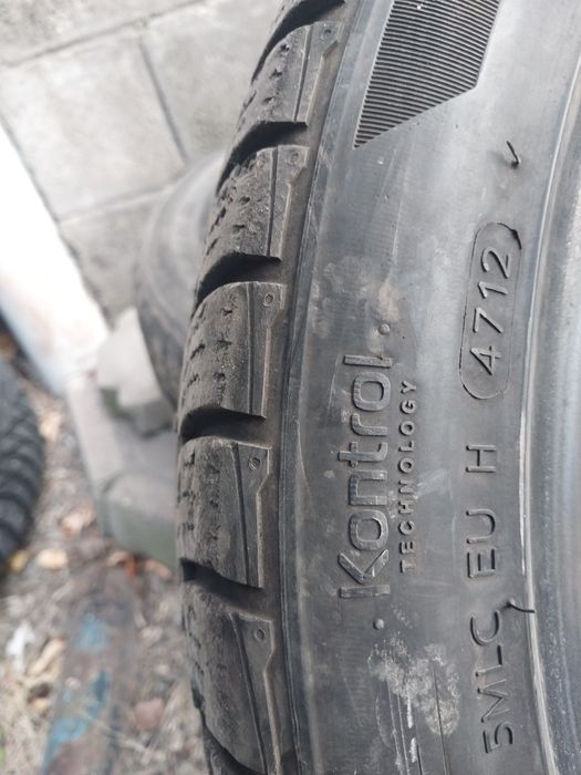2 шины 245 40 R19. Докатать сезон.