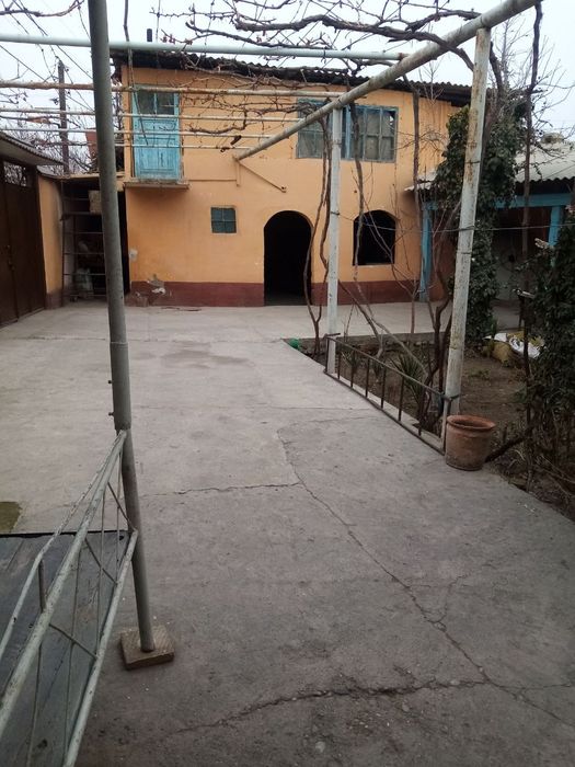 Продаётся дом  4,5 соток возле Санат Сорои.