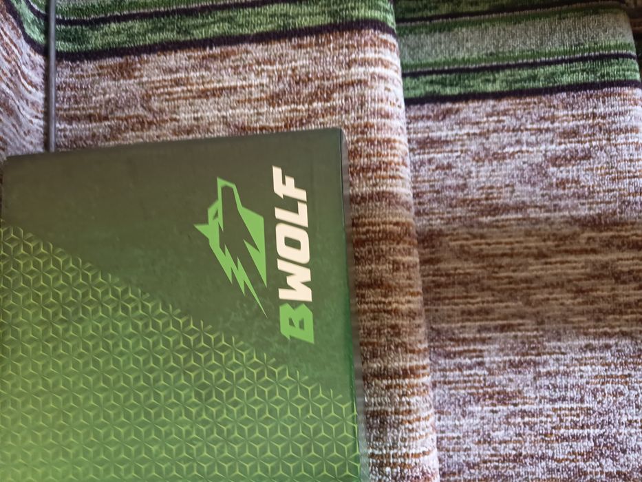 Продавам обувки работни