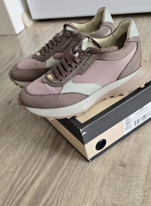 Продам кроссовки Nursace оригинал ,36 размер36 размер