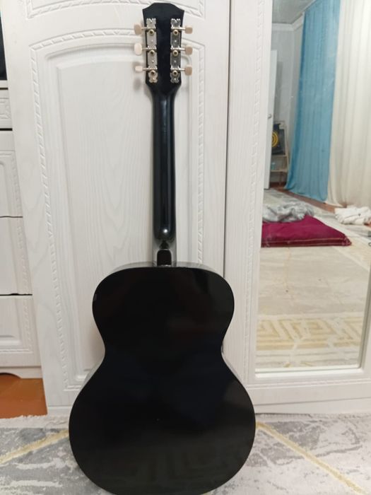 Гитара инструмент