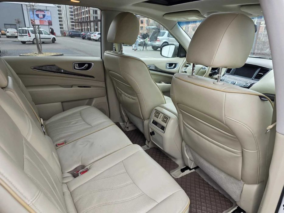 Infiniti JX35 2013г.