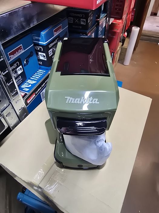 ПРОМОЦИЯ.Акумулаторна машина за кафе и чай Makita DCM501Z