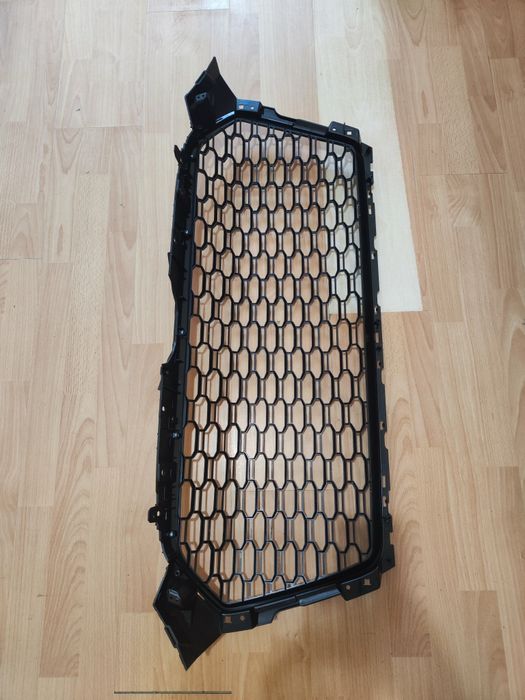 Grila Centrala fagure Audi A5 S5 B9