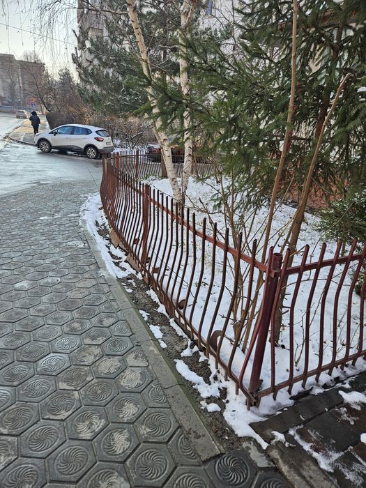 Gard metalic peste 50m liniari