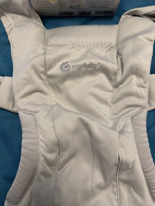 Ergobaby ергономична раница нова