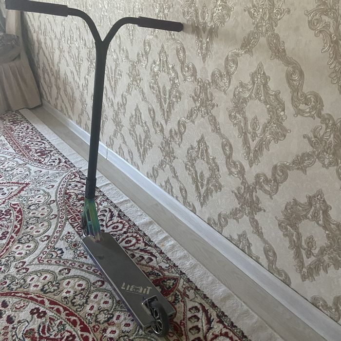 Самокат Limit LMT21