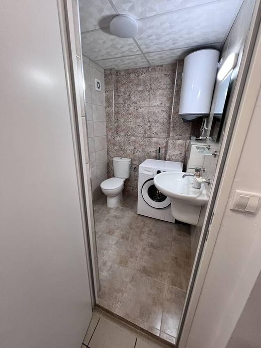 Дава се под наем Двустаен апартамент в Бургас, Лазур - 60 кв.м за 408 € - Снимка #6