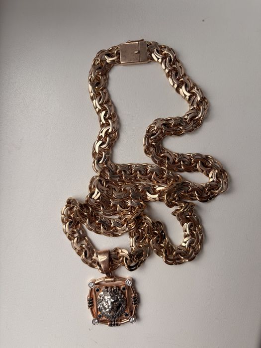 Продам золотую цепь с кулоном