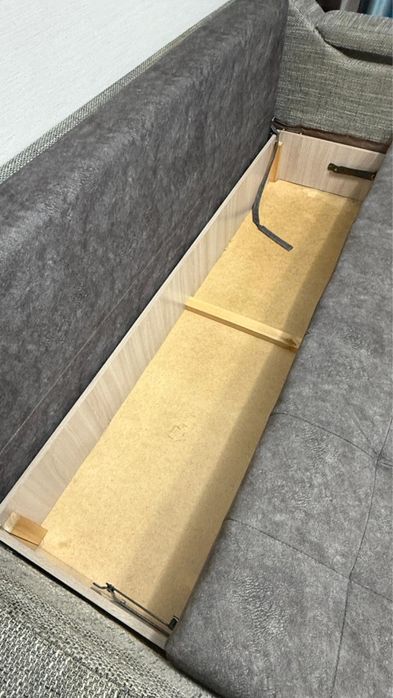 Продам диван в хорошем состояние