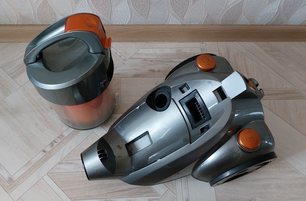 Пылесос Elenberg