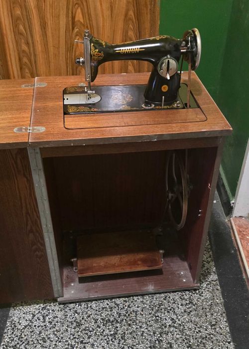Продавам шевна машина UNION