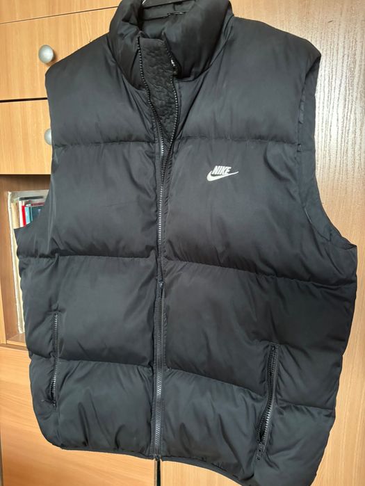 Мъжки черен елек Nike