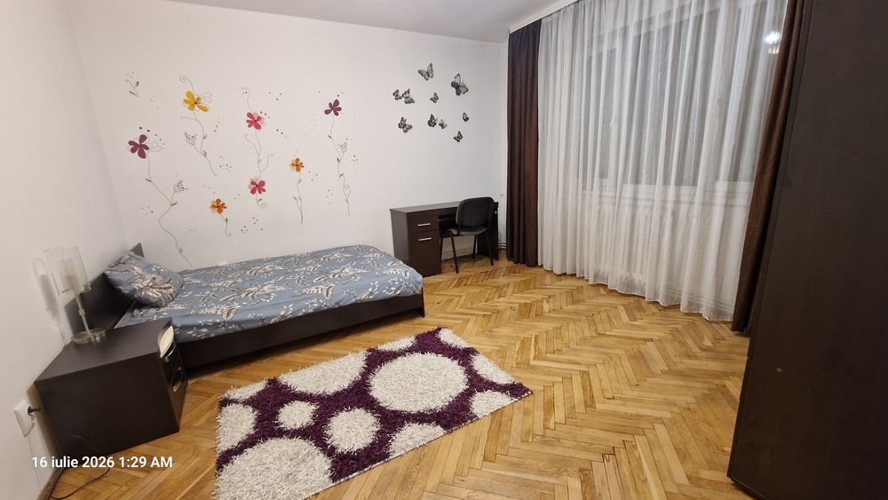 Proprietar, închiriez apartament cu 2 camere confort mărit,  decomandat, et. 3/4, zonă semicentrală (Plopilor vechi) cu garaj.
