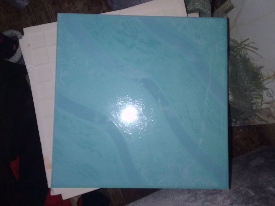 Продаю кафель новый в упаковках