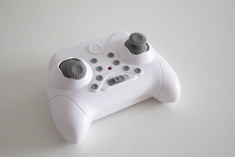 Радиоуправляемый квадрокоптер