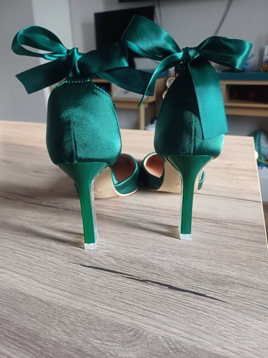 Зелени обувки с перли 36ти номер