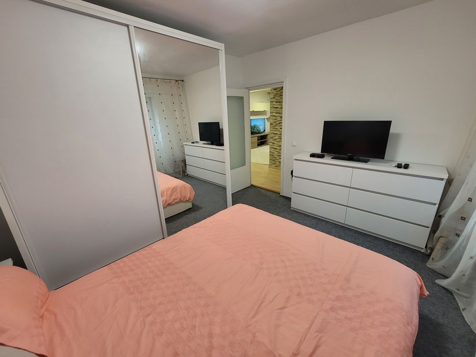 Proprietar - vand apartament 4 camere in Rogerius