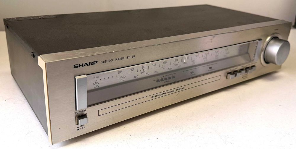 Sharp ST 30 Tuner – Radio scala – Slim Design pt Amplificator